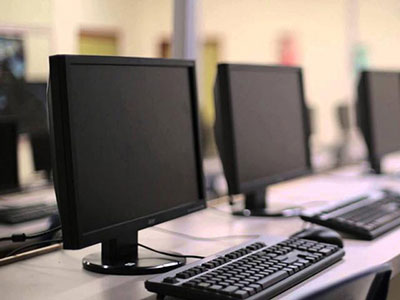 computers in a computer lab