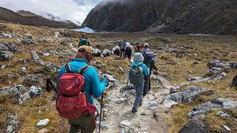 Walking towards Machhermo